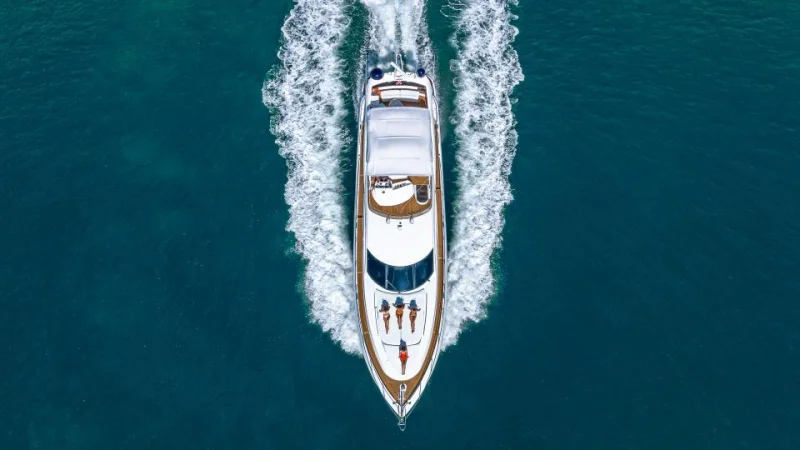 The Best Time to Rent a Boat in Miami: Month by Month